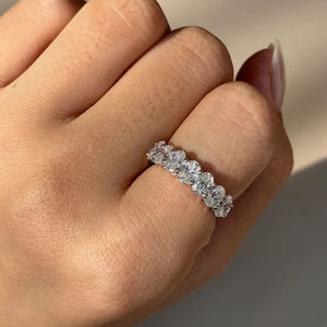 แหวนหมั้นเพชรทรงรี 2 กะรัต เพชรเลี้ยงในห้องปฏิบัติการ ดีไซน์หรูหรา แหวนครึ่งวงนิรันดร์ ทอง 14k แหวนแต่งงานระยิบระยับ - Product Image 2