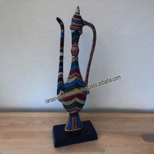 Hecho a mano tradicional Metal Surahi escultura Mesa decoración aluminio Surahi Showpiece en el mejor Parice de exportador y proveedor - Product Image 5