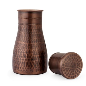 Coffret Cadeau de Luxe en Cuivre : Carafe à Eau Martelée et Verre, Service de Table Artisanal, Cadeau de Pendaison de Crémaillère Haut de Gamme - Product Image 5