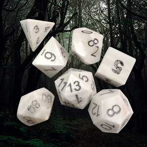 Dados Poliédricos de Hueso Moldeado Premium, 7 Piezas, Ecológicos y Duraderos para Juegos de Mesa, Coleccionistas de RPG, Tradebyd - Product Image 1
