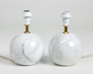 Lámpara de Acento Contemporánea de Mármol con Geometría de Piedra Redondeada, Pantalla Cónica Texturizada e Iluminación Decorativa Suave - Product Image 4