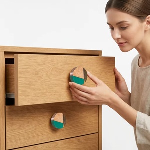 Bouton de meuble rond en bois avec incrustation en résine verte, poignée de meuble moderne et écologique réglable pour tiroir de cuisine - Product Image 2