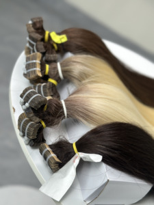 Extensiones de cabello liso natural con cinta adhesiva, cabello humano virgen vietnamita de doble capa, rubio y castaño, al por mayor - Product Image 1