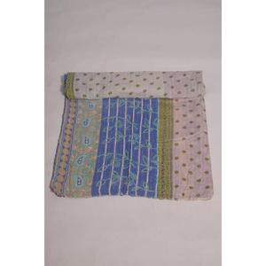 Colcha Kantha Gudri de Algodón con Estampado Floral, Hecha a Mano, Reversible, Vintage, para Cama, Sofá o Sillón - Product Image 4