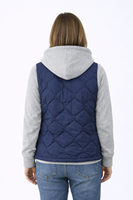 Marineblaue, gesteppte Damen-Pufferweste mit Kapuze und grauen Fleece-Ärmeln – leichte, mehrlagige Winter-Oberbekleidung mit Reißverschluss für den Alltag