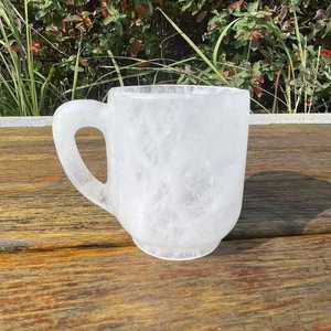 Carafe à eau Aurevion Luxe en résine époxy artisanale de luxe avec design sculptural pour cuisine et salle à manger modernes - Product Image 6