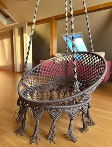 Fauteuil suspendu en macramé avec coussin en velours, chaise balançoire bohème pour intérieur et extérieur, hamac fait main - Product Image 3