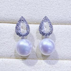 Boucles d'oreilles pendantes fines de style français haut de gamme pour femmes, polyvalentes, luxueuses, en forme de goutte d'eau, zircon, perle d'eau douce inspirée du style Ins - Product Image 3