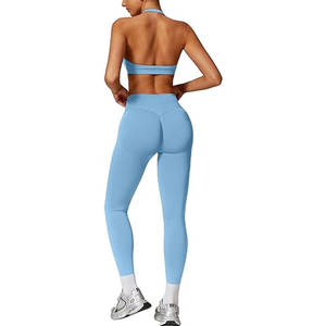 Ensembles d'entraînement pour femmes : Leggings sans couture effet push-up et soutien-gorge de sport halter – Tenues de sport 2 pièces pour la gym et l'athlétisme - Product Image 2