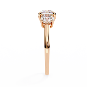 Magnifique bague à trois pierres en diamant de laboratoire taille coussin de 4,00 ct au total, avec galerie décorative complexe en or jaune 18 carats - Product Image 6