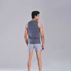 Débardeur de sport respirant personnalisé OEM pour homme 2026, fabriqué au Pakistan, en polyester, idéal pour l'entraînement et le fitness - Product Image 5