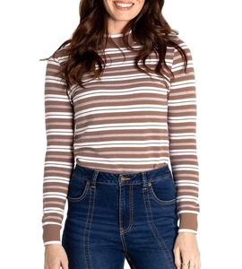 Camiseta a rayas de alta calidad para mujer: elegante, cómoda e ideal para trajes de moda e informales de manga larga y ajuste regular - Product Image 1