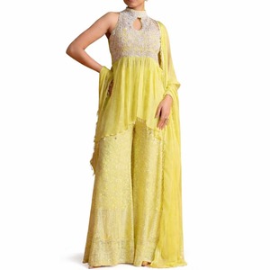 Ensemble palazzo traditionnel jaune citron pour l'été |   Ensemble Sharara à col halterneck fortement brodé |   Robe longue en Georgette de créateur - Product Image 6