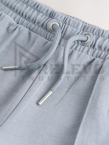 กางเกงขาสั้นผู้ชายผ้าฝ้าย 100% ระบายอากาศได้ดี เป็นมิตรกับสิ่งแวดล้อม เอวยางยืด ทรงสมาร์ทแคชชวล ความยาวระดับเข่า น้ำหนักมาก รับผลิตตามสั่งขายส่ง - Product Image 4