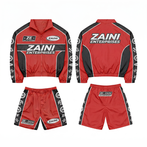 Ensemble court coupe-vent en polyester tricoté de qualité supérieure, avec empiècements contrastants rouge et noir brodés, logo sérigraphié, style sport streetwear - Product Image 1