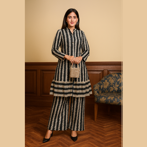 Conjunto occidental moderno para mujer, hermoso vestido en zigzag blanco y negro y pantalones palazzo, ideal para oficina y fiestas. - Product Image 1