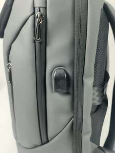 Mochila Antirrobo Gris Premium para Portátil, Múltiples Compartimentos con Cremallera, Correas de Hombro Acolchadas, Gran Capacidad, Bolsa de Almacenamiento de Poliéster - Product Image 4