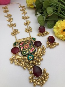Ensemble de bijoux ethniques tendance en or plaqué cachemire pour femmes, collier et boucles d'oreilles avec perles d'imitation, collier classique - Product Image 1