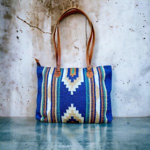 Bolso Tote Bohemio de Cuero Genuino Tejido a Mano para Mujer, Estilo Suroeste, con Dos Correas, Antirrobo e Impermeable para Viajes al Aire Libre - Product Image 4