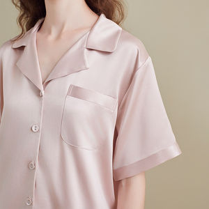 ชุดนอนผ้าซาตินหนานุ่มสำหรับผู้หญิง ผ้ายืด/โพลีเอสเตอร์ ซักแล้วไม่หด ระบายอากาศได้ดี เอวยางยืด นุ่มสบาย แฟชั่นฤดูร้อนใหม่ ODM - Product Image 3