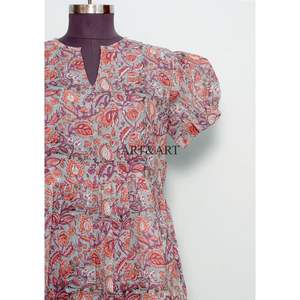 Robe mi-longue en coton tricoté à imprimé floral numérique, col en V, manches courtes, coupe trapèze, écologique, respirante, douce et naturelle - Product Image 2