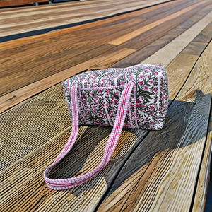 กระเป๋าผ้าฝ้ายเย็บมือลายบล็อกพิมพ์  ขนาดใหญ่ น้ำหนักเบา เป็นมิตรกับสิ่งแวดล้อม เหมาะสำหรับเดินทางช่วงสุดสัปดาห์ สำหรับผู้หญิง - Product Image 3