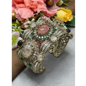 Bracelet en Moissanite Kundan de Qualité Supérieure, Finition Argentée Exquise, Tendance et Charmant, Idéal pour Mariage, Fiançailles, Collection et Tenues de Soirée - Product Image 2