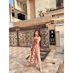 Ensemble de costume XL de créateur avec une belle broderie de fil - Product Image 2