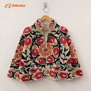 Blouson bomber matelassé réversible en velours brodé Suzani, tricoté, respirant, écologique, 100 % coton, coupe-vent, avec détails lettrés - Product Image 1