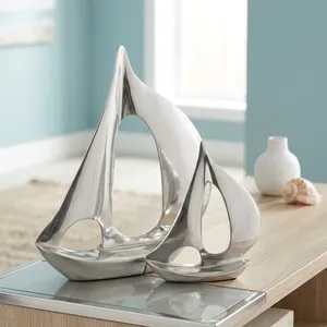 Sculpture de bateau à voile en aluminium, pièce maîtresse nautique moderne, finition argentée, décoration de table pour la maison ou le bureau - Product Image 2
