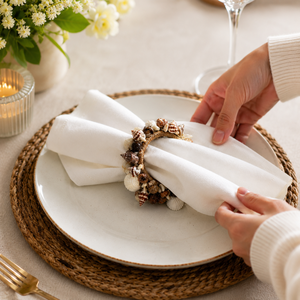 Anneau de serviette en jute naturelle fait main |   Décoration de table style plage côtière, porte-serviettes en coquillages, mariage rustique, table à manger - Product Image 3