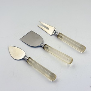 Ensemble d'outils à fromage avec manche en résine artisanale, 3 couteaux à fromage élégants pour charcuterie, cadeau élégant pour les dîners et les réceptions - Product Image 3