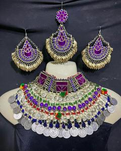 Auténtico conjunto de collar y aretes tribales afganos Kuchi con monedas de plata vintage y piedras de cornalina roja, hecho a mano por nómadas. - Product Image 5