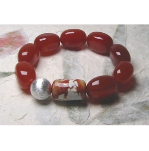 Luxury Fashion Resin <b>Bracelet</b> with Distinctive Glossy Finish Elegant Jewelry for Global Retail and Wholesale Markets - Product Image 2