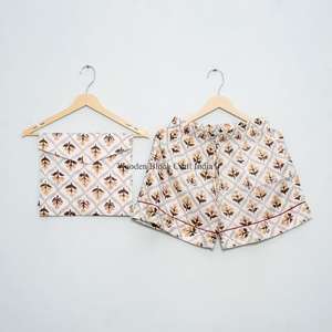 Hermoso y elegante conjunto de pijama corto de algodón hecho a mano en India, con estampado digital vintage, suave, para dormir, para mujer, primavera-verano - Product Image 2