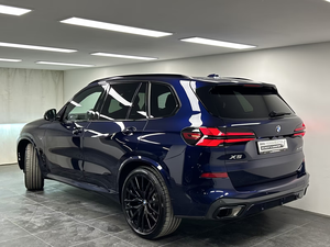 บีเอ็มดับเบิลยู เอ็กซ์5 เอ็กซ์ไดรฟ์40ดี เอ็ม สปอร์ต โปร ปี 2024 – รถเอสยูวีดีเซลขับเคลื่อนสี่ล้อ พร้อมระบบเสียงโบเวอร์แอนด์วิลคินส์ และหลังคาพาโนรามา - Product Image 3
