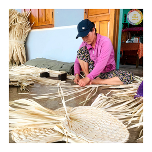 Abanico de Hoja de Palma para Decoración de Asientos en Ceremonias de Boda, Estilo Rústico Boho, Hecho a Mano, Regalo para Invitados, Vietnam, Venta al Por Mayor, Etiqueta Personalizada 99GD - Product Image 4