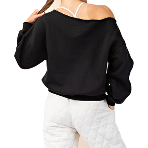 Sweat-shirt d'hiver noir Bardot surdimensionné doublé pour femme, col rond, confortable, style streetwear, avec logo personnalisé Greek Life - Product Image 2