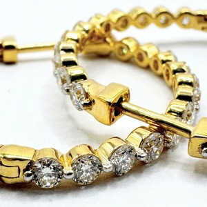 Pendientes de Aro de Oro Amarillo de 8K con Diamantes Cultivados en Laboratorio de Corte Redondo de 2.03CTW, Certificados por IGI, Diseño Interior y Exterior - Product Image 4