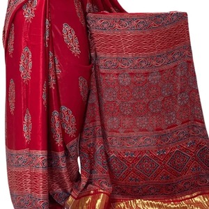 Sari de Algodón y Seda Tejido a Mano con Estampado Ajrakh, Teñido Natural, Ropa Étnica Tradicional para Mujer, Disponible para la Venta - Product Image 4