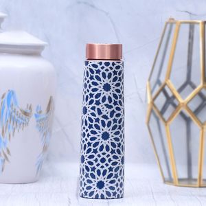 Botella de Agua de Cobre Puro Martillada a Mano de 1000 ml |   Botella Ayurvédica a Prueba de Fugas para Beber |   Botella de Cobre Hecha a Mano para el Hogar, Oficina o Gimnasio - Product Image 1