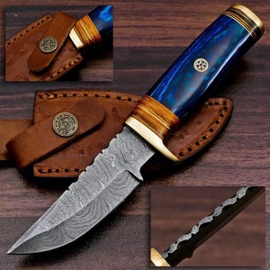 Cuchillo de caza y camping personalizado hecho a mano de acero de Damasco con punta de clip, mango de madera, funda de cuero, grado DIY/Industrial, 9 pulgadas - Product Image 5