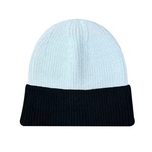 Bonnets d'hiver unisexes en jacquard multicolore Design personnalisé en acrylique souple Chapeaux pour marque personnalisée OEM tricotés - Product Image 1