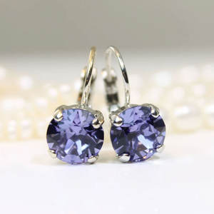 Boucles d'oreilles pendantes élégantes en laiton avec pierre d'améthyste violette ronde taillée, bijoux minimalistes pour femmes, vente en gros - Product Image 4