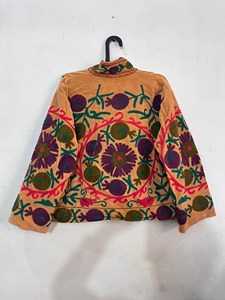 Chaqueta de Terciopelo Color Durazno para Mujer con Bordado Floral y de Frutas, Estilo Bohemio, Hecha a Mano, para Festivales - Product Image 5