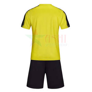 Uniforme de Fútbol Transpirable de Talla Grande, Ecológico, de Secado Rápido, 100% Poliéster, Diseño Personalizado, Servicio OEM, Venta al Por Mayor - Product Image 2