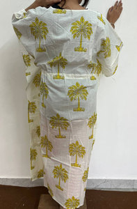 Vestido Kaftan de Algodón Estampado para Mujer, que Combina Estampados Clásicos, Comodidad Relajada y un Toque de Moda Moderna - Product Image 5