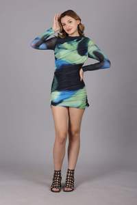 ชุดคุรตะผ้าฝ้ายทรงปกติสำหรับผู้หญิง ดีไซน์ศิลปะมินิมอลทันสมัย เหมาะสำหรับทุกฤดูกาล ใส่ไปงานปาร์ตี้หรือใส่ในชีวิตประจำวัน - Product Image 4