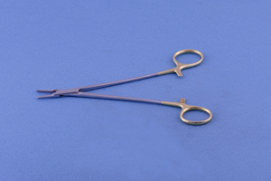 Porte-aiguille en acier inoxydable RYDER 23 cm, insert TC, instruments chirurgicaux certifiés CE pour usage hospitalier - Product Image 4