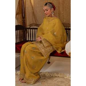 Valam Fashion Designer - Conjunto de Salwar Kameez de Seda - Hermoso Conjunto Amarillo de Top, Pantalón y Dupatta para Fiesta, Talla M - Product Image 1